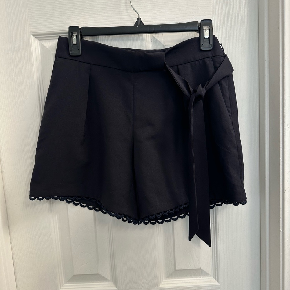 Banana Republic Womens Lace Trim Shorts size 0 Navy Blue Dressy Side Zip NWT